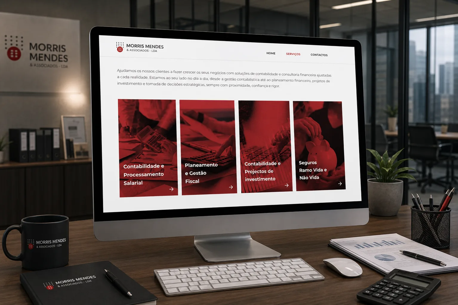 Página de serviços do site Morris Mendes, com quatro cartões em duotone vermelho